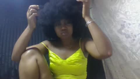 Snapshot of surbelle chatting on January 16, 7:01 am surbelle online show from January 16, 7:01 am