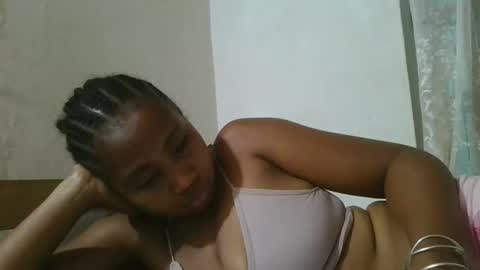 Snapshot of surbelle chatting on February 24, 6:22 am surbelle online show from February 24, 6:22 am