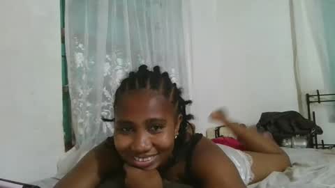 Snapshot of surbelle chatting on February 24, 7:01 pm surbelle online show from February 24, 7:01 pm