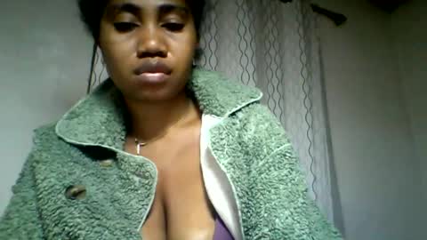 Snapshot of surbelle chatting on June 24, 5:39 am surbelle online show from June 24, 5:39 am