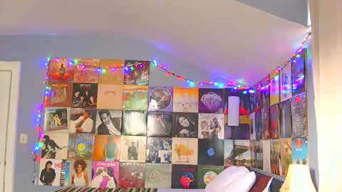 Snapshot of surferboy672 chatting on December 17, 6:47 pm surferboy672 online show from December 17, 6:47 pm