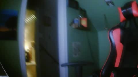 Snapshot of surferdude_here chatting on November 11, 8:14 am surferdude_here online show from November 11, 8:14 am