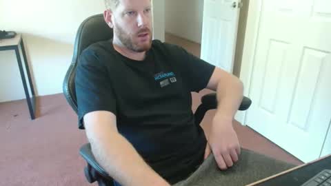 surge_0 online show from October 18, 11:38 pm