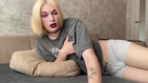 Snapshot of susan228 chatting on September 10, 7:30 am Vladiva online show from September 10, 7:30 am