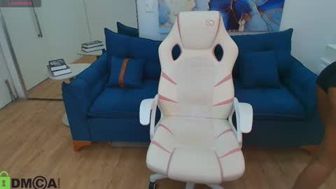 Snapshot of susan_backer chatting on February 26, 12:15 pm Susan online show from February 26, 12:15 pm