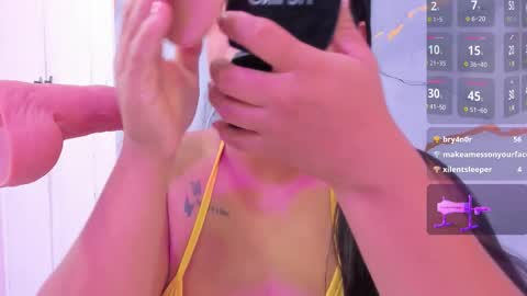 Snapshot of susan_bigass chatting on December 20, 11:28 am Susan online show from December 20, 11:28 am