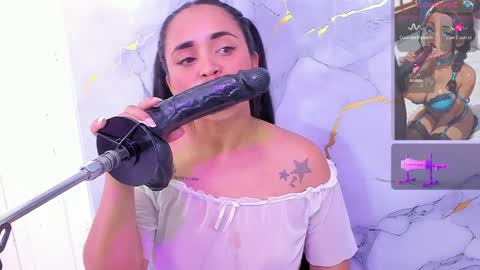 Snapshot of susan_bigass chatting on April 8, 11:32 am Susan online show from April 8, 11:32 am