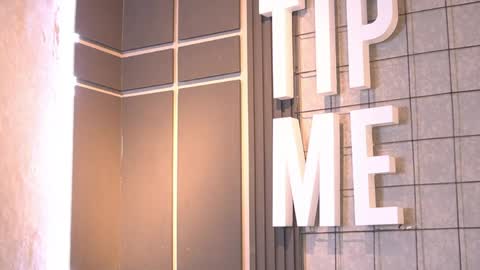 susan_wall online show from April 14, 2:45 pm