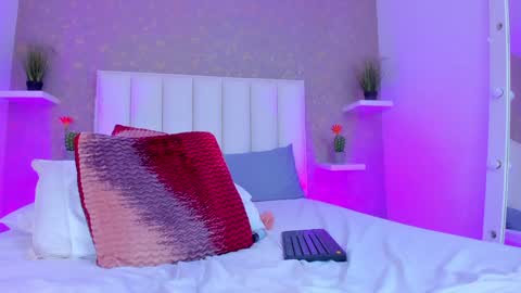 susanahenao online show from February 5, 1:37 am