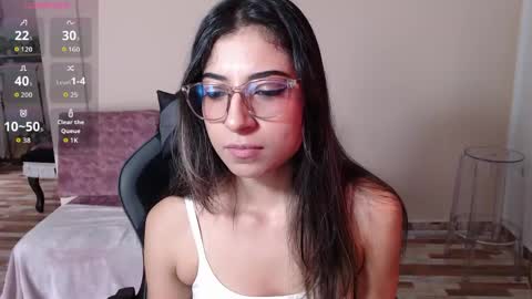 Susana hendrix    online show from April 5, 6:16 pm