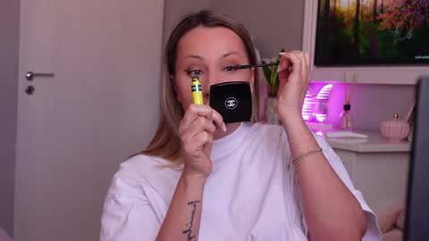 SusanJewel online show from April 7, 8:48 am