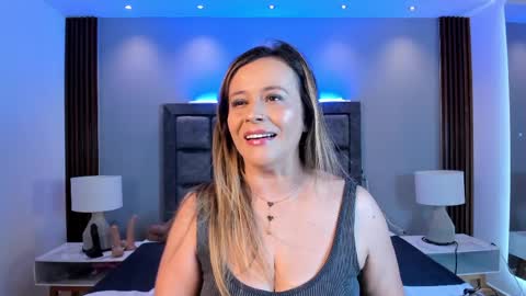 Snapshot of susann_ross chatting on May 13, 10:34 am Susan Everyday From 0530 to 1430 Col Time online show from May 13, 10:34 am