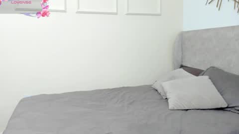 Amelia  online show from April 7, 1:33 pm