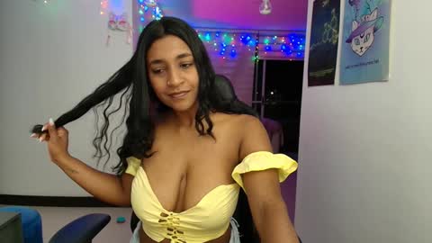 Snapshot of susanrhodes chatting on February 3, 1:30 am Andrea - Migue online show from February 3, 1:30 am