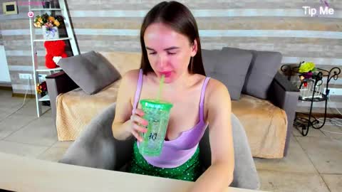 susansmitt online show from October 11, 7:01 pm