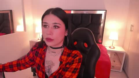 susanvilla online show from November 7, 7:58 pm