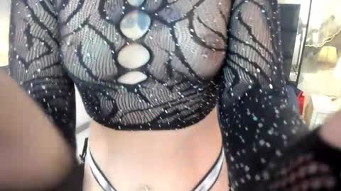 susanvilla online show from April 20, 7:48 pm