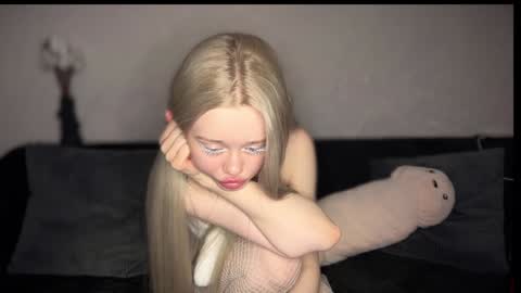 Snapshot of susieevans chatting on February 6, 5:09 pm Sue online show from February 6, 5:09 pm