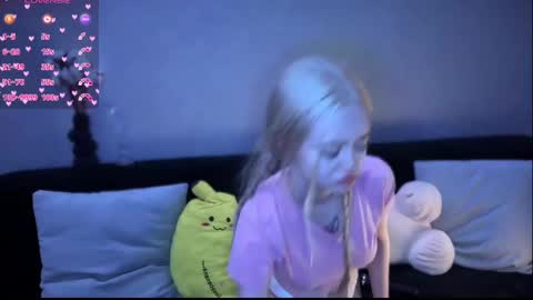 Snapshot of susieevans chatting on February 25, 3:05 pm Sue online show from February 25, 3:05 pm