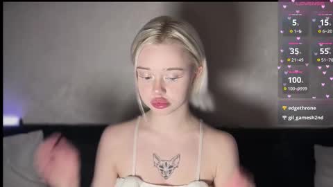 Snapshot of susieevans chatting on October 19, 5:57 pm Sue online show from October 19, 5:57 pm