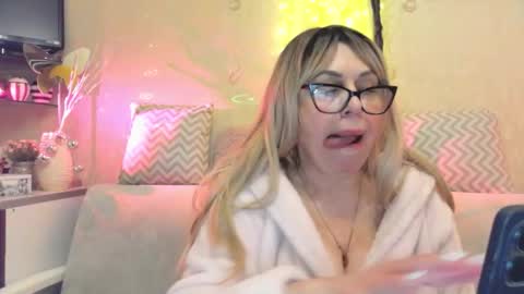 SusiexNoreen online show from February 9, 6:28 am