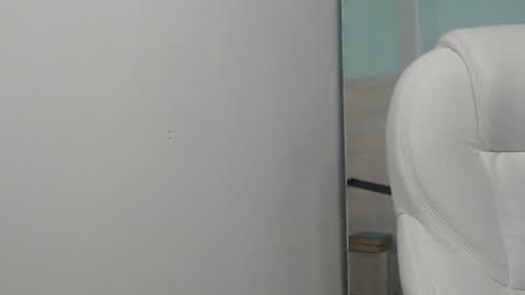 sussy leon online show from February 13, 12:43 pm