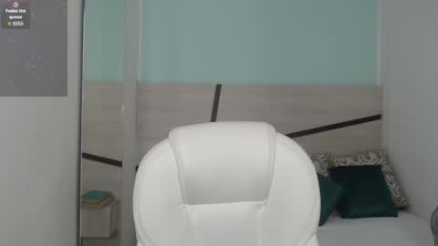 sussy leon online show from March 10, 1:10 pm