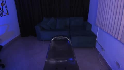 Snapshot of susyamis chatting on December 20, 3:02 am Susy online show from December 20, 3:02 am