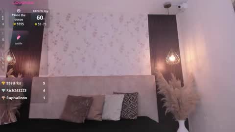 Snapshot of susyamis chatting on February 10, 3:32 am Susy online show from February 10, 3:32 am