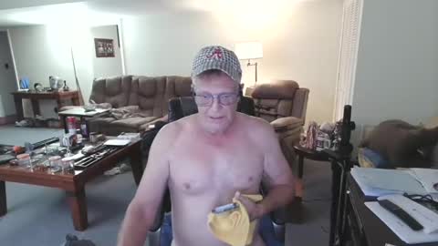 Snapshot of suttond4858 chatting on October 26, 4:18 am suttond4858 online show from October 26, 4:18 am