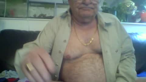 Snapshot of suv1 chatting on March 19, 5:22 am Otto online show from March 19, 5:22 am
