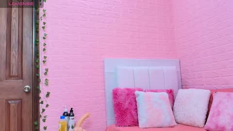 suzan_30 online show from April 30, 8:37 pm
