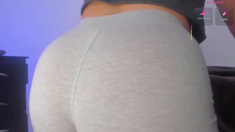 Snapshot of suzanana chatting on October 10, 6:40 pm suzanana online show from October 10, 6:40 pm