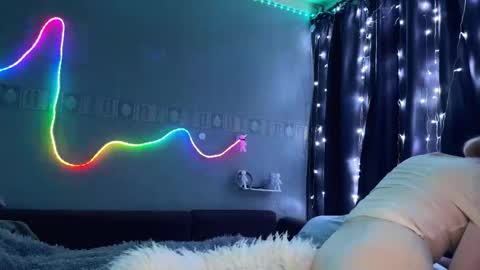 Snapshot of suzannabarmes chatting on March 12, 3:51 pm Stacy online show from March 12, 3:51 pm