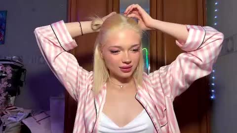 Stacy online show from June 11, 11:25 pm
