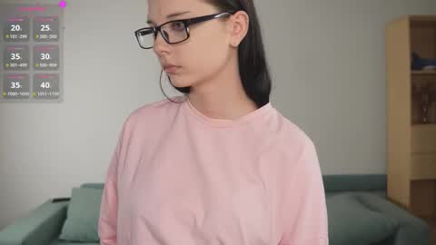 Snapshot of suzannetoye chatting on December 13, 7:53 pm Sena online show from December 13, 7:53 pm