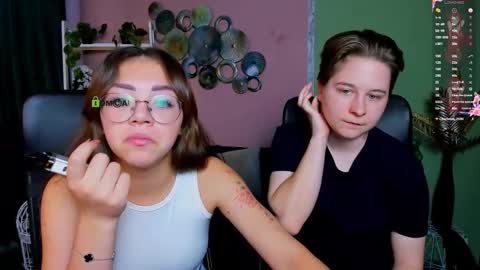 Snapshot of suzi_love chatting on October 7, 5:48 am suzi_love online show from October 7, 5:48 am