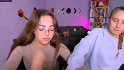 Snapshot of suzi_love chatting on October 20, 12:16 pm suzi_love online show from October 20, 12:16 pm
