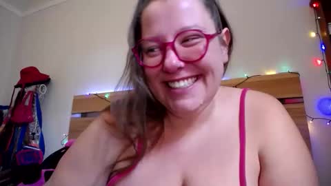 Snapshot of suziestardust chatting on February 16, 12:29 am suzie stardust online show from February 16, 12:29 am