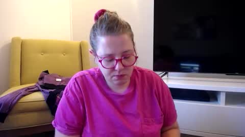 Snapshot of suziestardust chatting on March 13, 6:53 am suzie stardust online show from March 13, 6:53 am