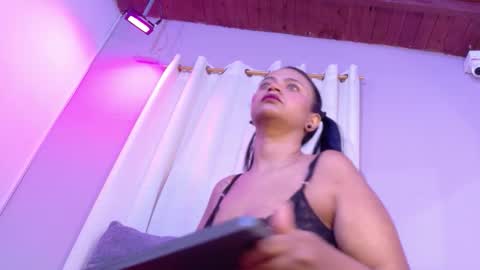 Suzy online show from February 13, 8:27 pm