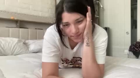 Suzy online show from February 11, 7:41 pm