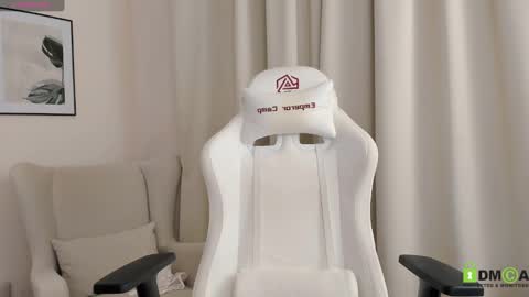 Suzy  next stream  Thursday Friday Saturday online show from December 27, 5:20 am