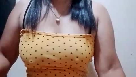 Snapshot of suzzie_hot chatting on January 7, 9:17 pm suzzie_hot online show from January 7, 9:17 pm