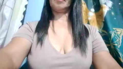 Snapshot of suzzie_hot chatting on February 18, 3:08 pm suzzie_hot online show from February 18, 3:08 pm