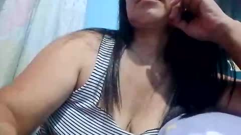 Snapshot of suzzie_hot chatting on March 1, 11:23 am suzzie_hot online show from March 1, 11:23 am