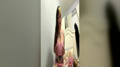 Snapshot of swagkitten chatting on June 30, 3:40 am swagkitten online show from June 30, 3:40 am