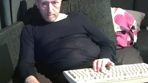 ArnSwart online show from April 15, 10:54 pm