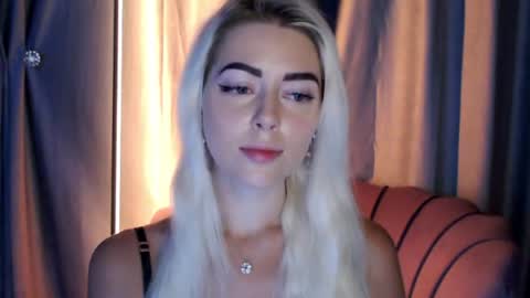 Snapshot of sweeet_angelll chatting on July 11, 10:18 am sweeet angelll online show from July 11, 10:18 am