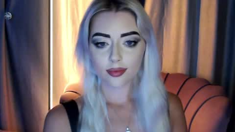 Snapshot of sweeet_angelll chatting on July 27, 1:01 am sweeet angelll online show from July 27, 1:01 am
